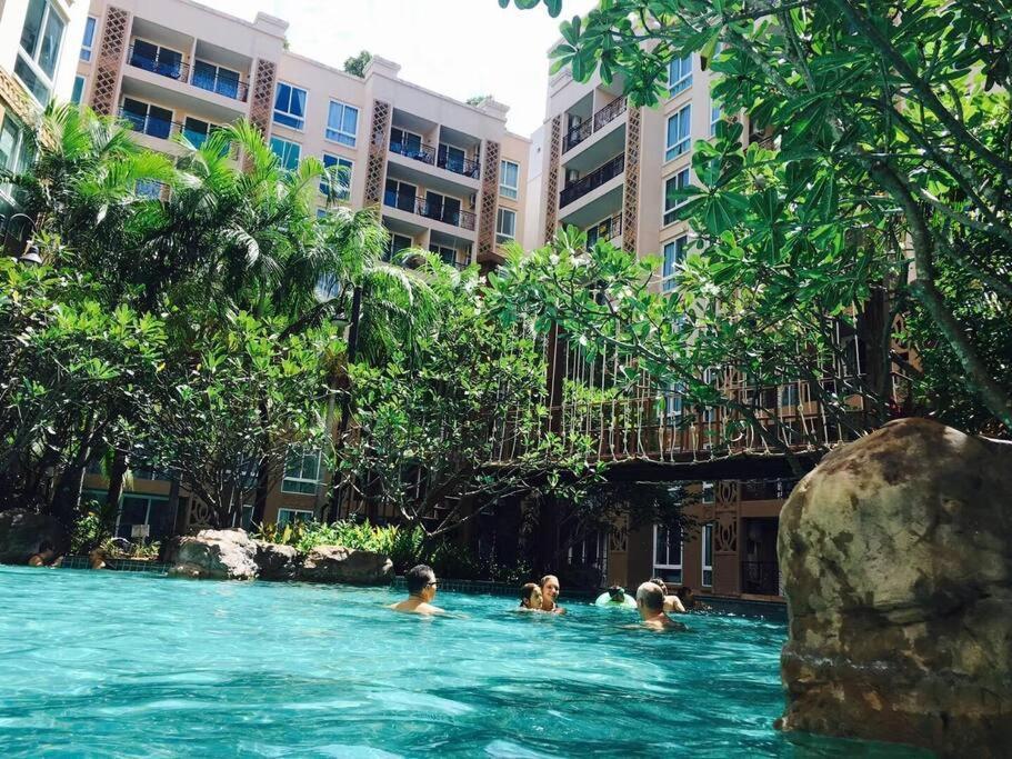 Atlantis Condo Resort Pattaya By Lj Praia de Jomtien Exterior foto