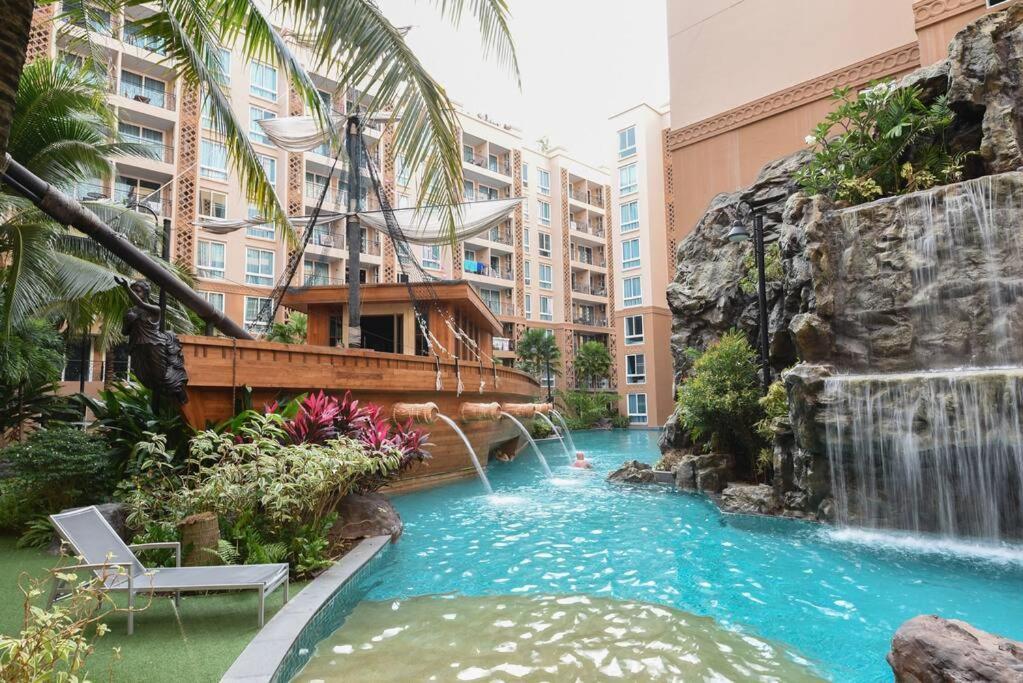 Atlantis Condo Resort Pattaya By Lj Praia de Jomtien Exterior foto