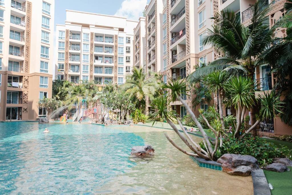 Atlantis Condo Resort Pattaya By Lj Praia de Jomtien Exterior foto