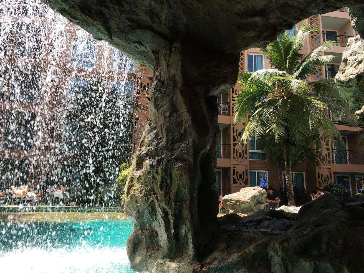 Atlantis Condo Resort Pattaya By Lj Praia de Jomtien Exterior foto